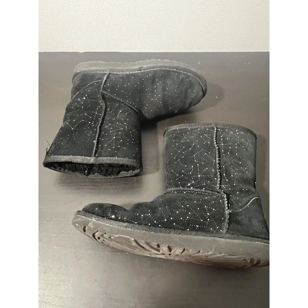 UGG step out